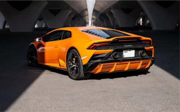 Lamborghini Huracan Evo - Image 2