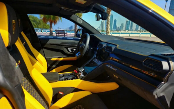 Lamborghini Urus - Image 3
